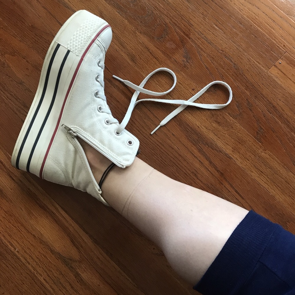 WHITE PLATFORM CONVERSE